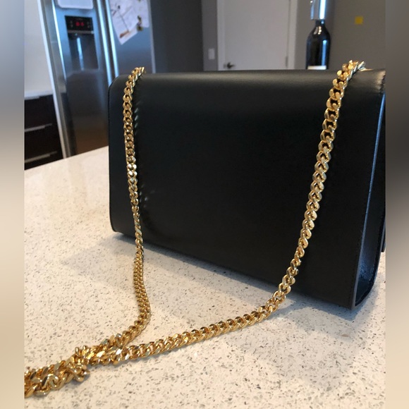 Saint Laurent Medium Monogram Kate Tassel Bag in Black with gold hardware - Picture 4 of 16